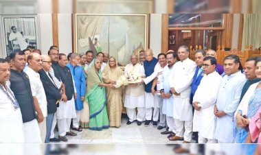 দলের প্রত্যেক কেন্দ্রীয় নেতাকে নির্বাচনমুখী হতে হবে : শেখ হাসিনা