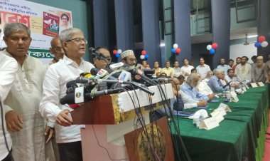 সরকার শিক্ষা ব্যবস্থাকে পঙ্গু করে দেশকে নতজানু করে রাখতে চায় : মির্জা ফখরুল