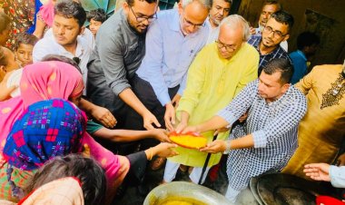 খালেদা জিয়ার সুস্থতা কামনায় গরীব দুস্থদের মাঝে খাবার বিতরণ করলেন রিজভী