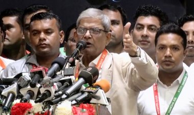 আজরাইল সামনে চলে এসেছে, বিদেশে ঘুরাঘুরি করে লাভ নাই: সরকারকে মির্জা ফখরুল