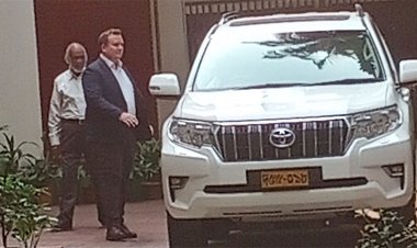 মঈন খানের বাসায় ব্রিটিশ কর্মকর্তা