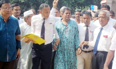 একমাসের সাজা ভোগ করতে আদালতে আত্মসমর্পণ করলেন মেয়র