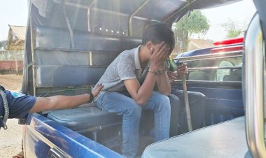 ফেনসিডিল বিক্রি করতে এসে পুলিশ সদস্য আটক