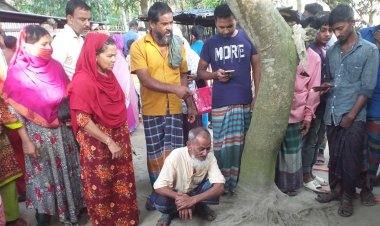 গোসলখানায় মিলল গৃহবধূর গলা কাটা মরদেহ, প্রতিবেশী আহত