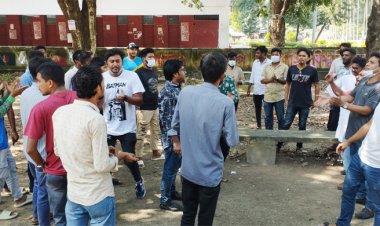 রাবি ছাত্রলীগ নতুন কমিটি ‘অবাঞ্ছিত’ ঘোষণা করে পদবঞ্চিতদের বিক্ষোভ-ভাঙচুর