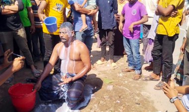 দুধ দিয়ে গোসল করে রাজনীতি ছাড়লেন যুবলীগ নেতা