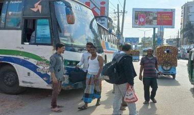 ময়মনসিংহ থেকে ঢাকামুখী বাস বন্ধ, যাত্রীদের ভোগান্তি