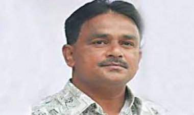 মোয়াজ্জেম হোসেন আলালের বাসায় তল্লাশি চালাচ্ছে পুলিশ