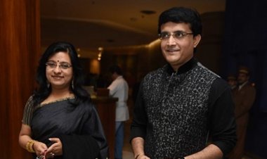 ডোনা স্ত্রী হিসেবে কেমন, চমকে দেওয়ার মতো উত্তর সৌরভের