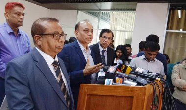 ভারতের নির্বাচন কমিশন নিজেরাই অন্তর্বর্তী সরকারের ভূমিকা পালন করে