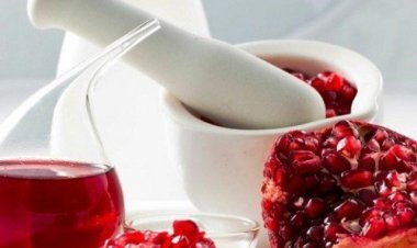 উজ্জ্বল ত্বকের জন্য ডালিমের রস লাগান ১০ উপায়ে