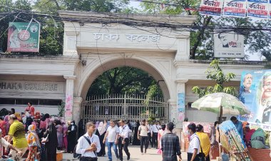 অবরোধেও চলছে ৭ কলেজের চূড়ান্ত পরীক্ষা, কেন্দ্রে আসতে ভোগান্তি