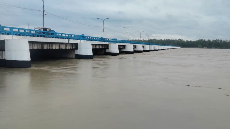 বিপৎসীমার ওপরে তিস্তার পানি, নদীপাড়ের মানুষকে সতর্ক করতে মাইকিং