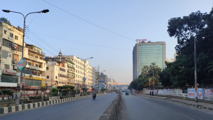 হরতালে বাসহীন সড়ক, ভোগান্তিতে সাধারণ মানুষ