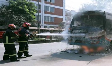 রাজধানীর মুগদায় বাসে আগুন, সন্দেহভাজন একজন আটক
