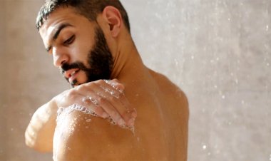 বারবার গোসল করলে হতে পারে চর্মরোগ: গবেষণা