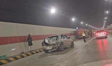 বঙ্গবন্ধু টানেলের ভেতরে প্রাইভেট কারকে বাসের ধাক্কা, আহত ৪