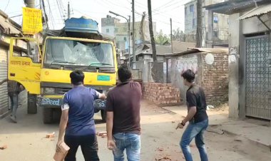 কিশোরগঞ্জে অবরোধের সঙ্গে চলছে আধাবেলা হরতাল, ট্রাক ভাঙচুর