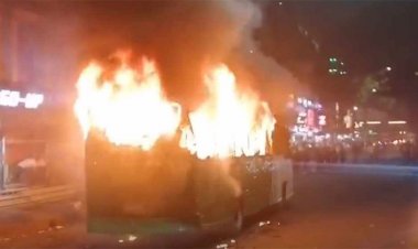 রাজধানীতে চার বাসে আগুন