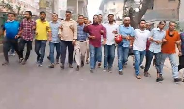 অবরোধ সমর্থনে স্বেচ্ছাসেবক দলের মিছিল
