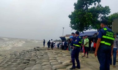 বঙ্গোপসাগরে ট্রলার ডুবি, নিখোঁজ ২০ ট্রলারসহ ২০০ জেলে
