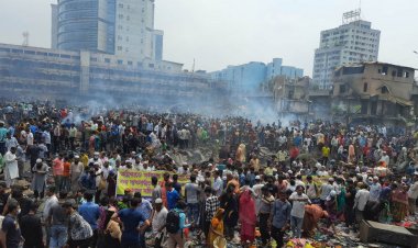 বঙ্গবাজারে আগুন পুলিশের ওপর হামলা মামলার প্রতিবেদন ২১ ডিসেম্বর