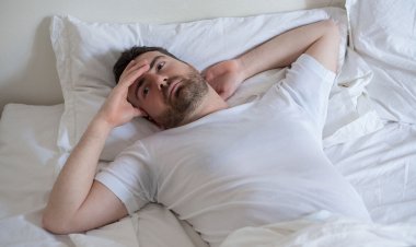 ৭ ঘণ্টার কম ঘুমালে কী হয়?