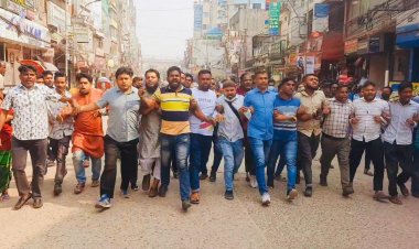 রাজধানীতে স্বেচ্ছাসেবক ও ছাত্রদলের মিছিল