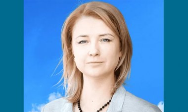 নির্বাচনে পুতিনের প্রতিপক্ষ কে এই ইয়েকাতেরিনা