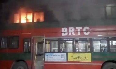 উত্তরায় বিআরটিসি বাসে আগুন