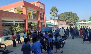 ছাত্রীকে উত্ত্যক্তের ঘটনায় পুলিশ সদস্যকে গণপিটুনি