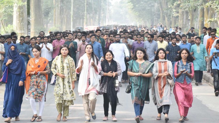 হরতাল-অবরোধের প্রতিবাদে রাবিতে ছাত্রলীগের বিক্ষোভ