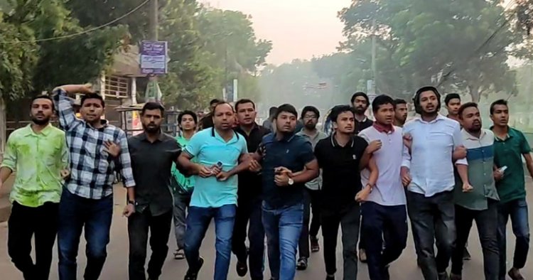 ঢাকা বিশ্ববিদ্যালয়ে ছাত্রদলের অবরোধ