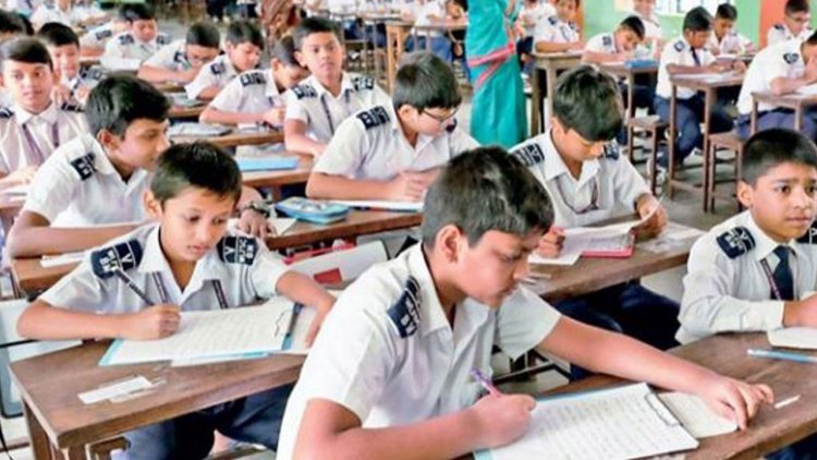 হরতাল-অবরোধেও চলছে পরীক্ষা, উদ্বিগ্ন অভিভাবকরা