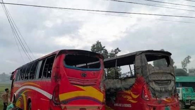 চট্টগ্রামে দাঁড়িয়ে থাকা ৩ বাসে আগুন