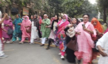 রিজভীর নেতৃত্বে উত্তরায় মহিলা দলের পিকেটিং