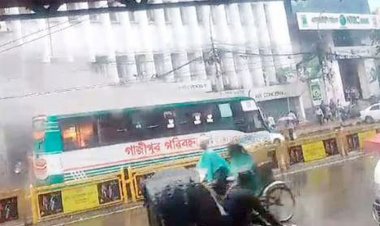 মতিঝিলে গাজীপুর পরিবহনের বাসে আগুন