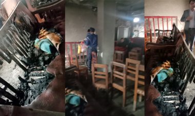 খুলনায় এজলাসে অগ্নিসংযোগ