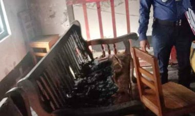 খুলনায় এজলাসে অগ্নিসংযোগের ঘটনায় মামলা, গ্রেপ্তার ১