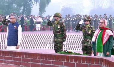 বীর শহীদদের শ্রদ্ধা জানালেন রাষ্ট্রপতি-প্রধানমন্ত্রী