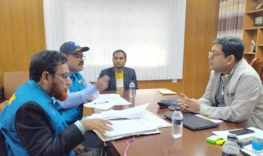 নিজ অফিস বসেই ঠিকাদারি কাজ করেন পাউবোর কর্মচারী! 