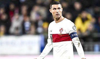 বর্ষসেরা ১০ ফুটবলারের তালিকায় না রাখায় রোনালদোর ‘প্রতিবাদ’