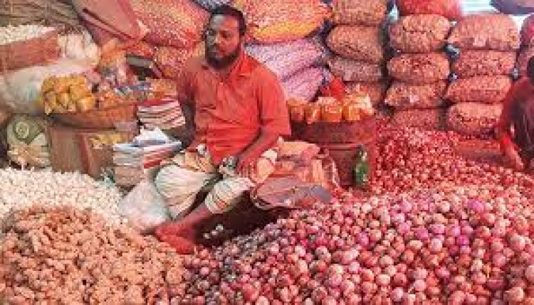 পেঁয়াজের বাজারে ফের অস্থিরতা, ক্ষণে ক্ষণে বাড়ছে দাম