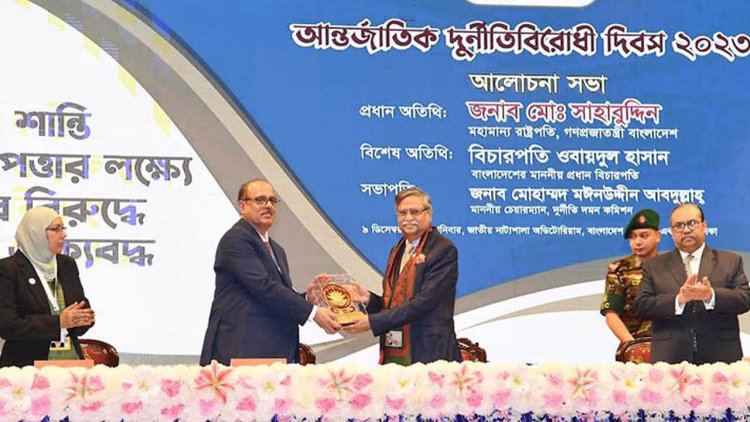 দুদকের স্থায়ী প্রসিকিউশন ইউনিট গঠনের আহ্বান প্রধান বিচারপতির