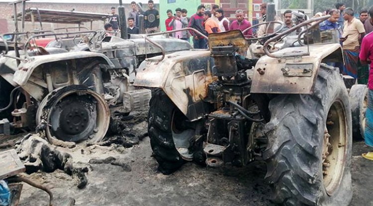ডোমারে ৩টি ট্রাক্টরে আগুন, ক্ষতি ৩০লাখ টাকা