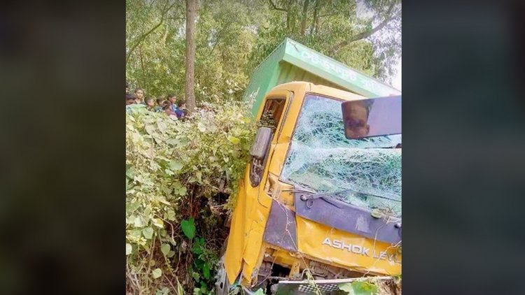 হবিগঞ্জে কাভার্ডভ্যান-অটোরিকশার সংঘর্ষে নিহত ৩  