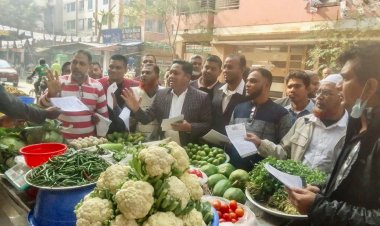 অসহযোগ আন্দোলনের পক্ষে রাজধানীতে স্বেচ্ছাসেবক দলের গণসংযোগ ও লিফলেট বিতরণ