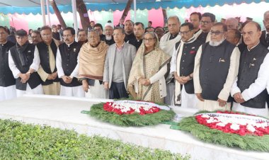 নতুন মন্ত্রীদের নিয়ে বঙ্গবন্ধুর সমাধিতে প্রধানমন্ত্রীর শ্রদ্ধা