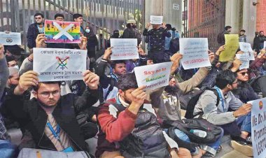 শিক্ষককে ‘চাকরিচ্যুতি’, ব্র্যাক শিক্ষার্থীদের দিনভর বিক্ষোভ