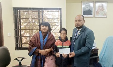 প্রবাসী পরিবারকে শিক্ষাবৃত্তি-প্রতিবন্ধী ভাতার চেক হস্তান্তর